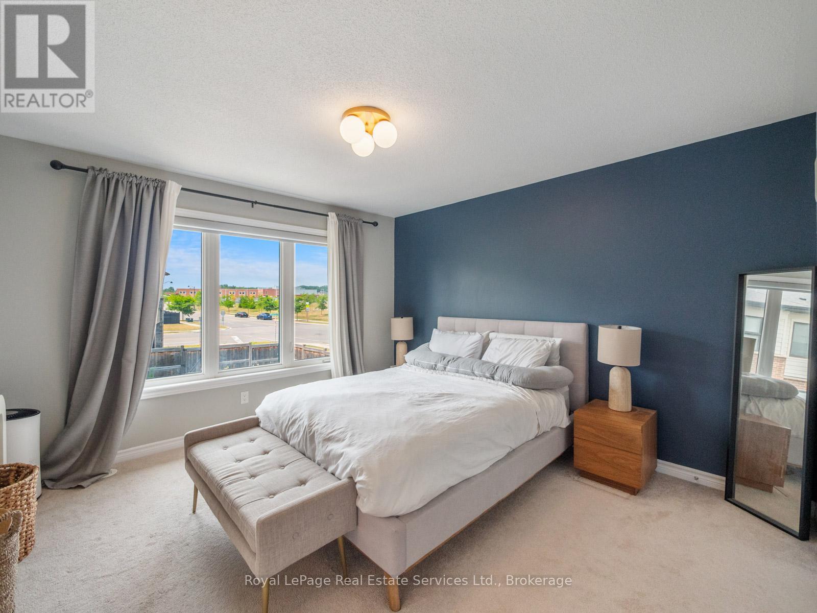 Photo 22 of 431 Athabasca Common, Oakville ON