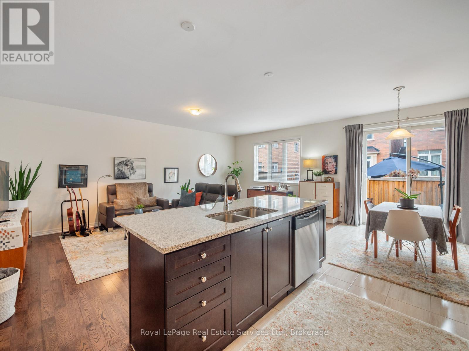 Photo 12 of 72 Orchardcroft Road, Oakville ON