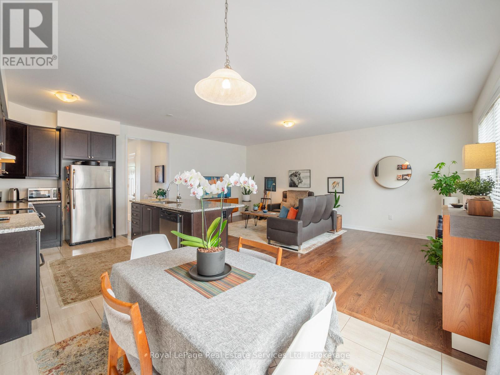 Photo 15 of 72 Orchardcroft Road, Oakville ON