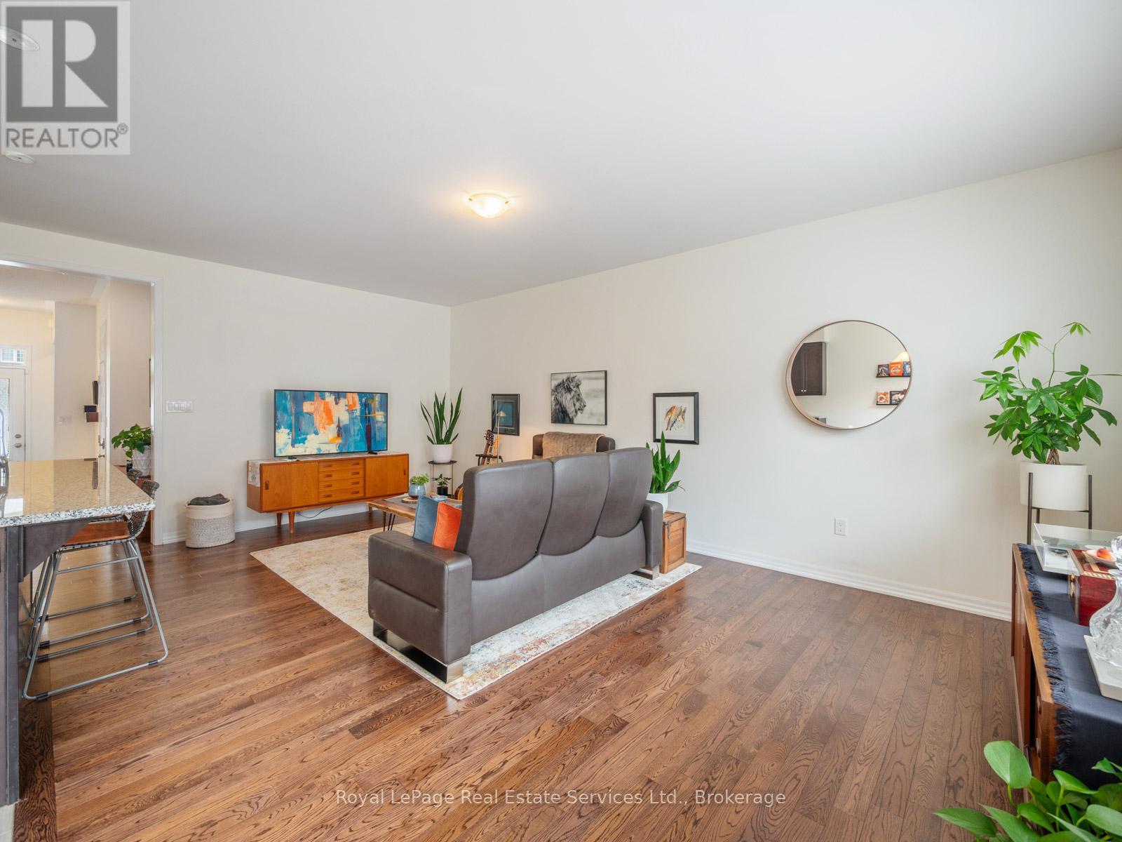 Photo 16 of 72 Orchardcroft Road, Oakville ON