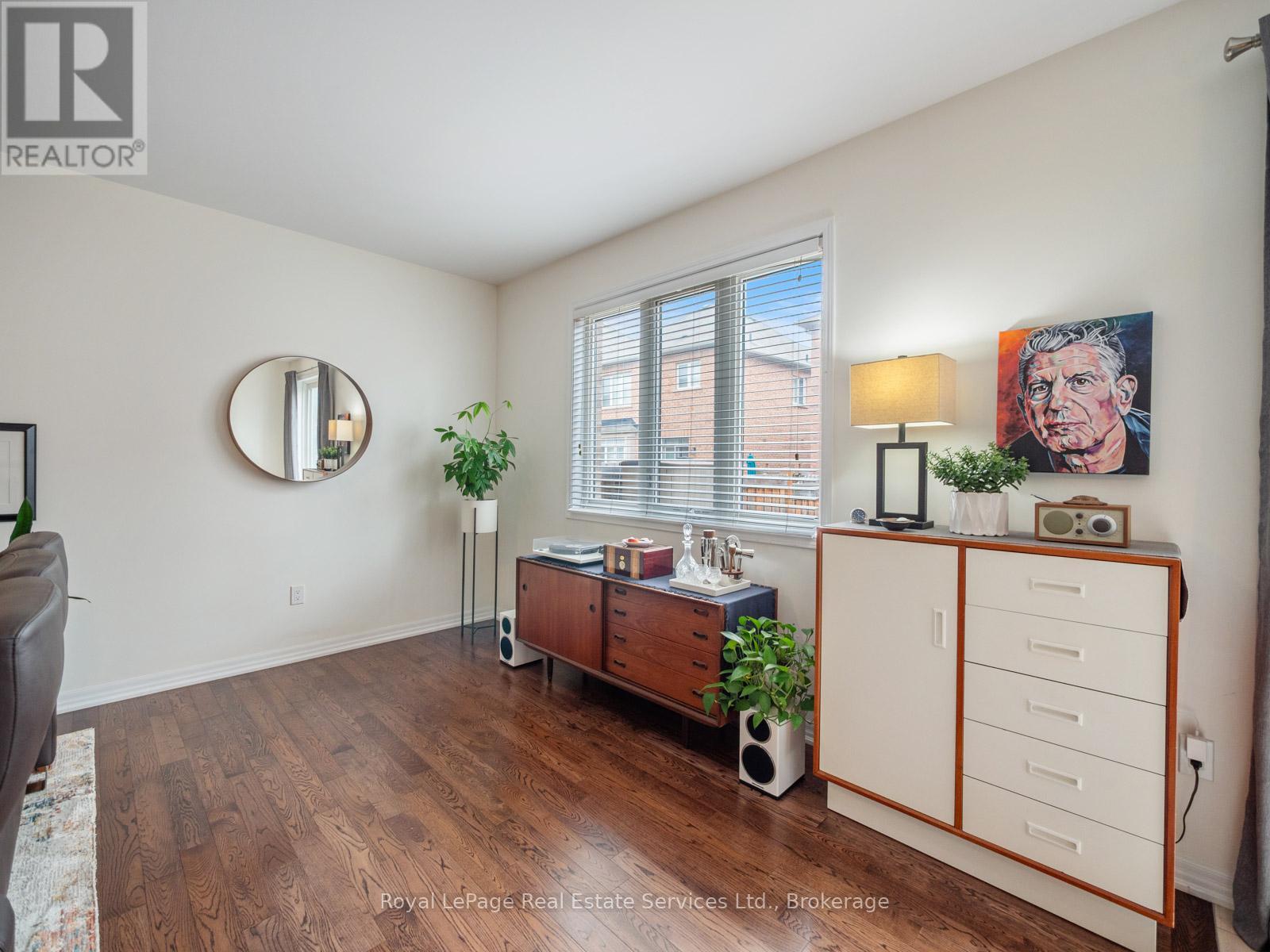 Photo 18 of 72 Orchardcroft Road, Oakville ON