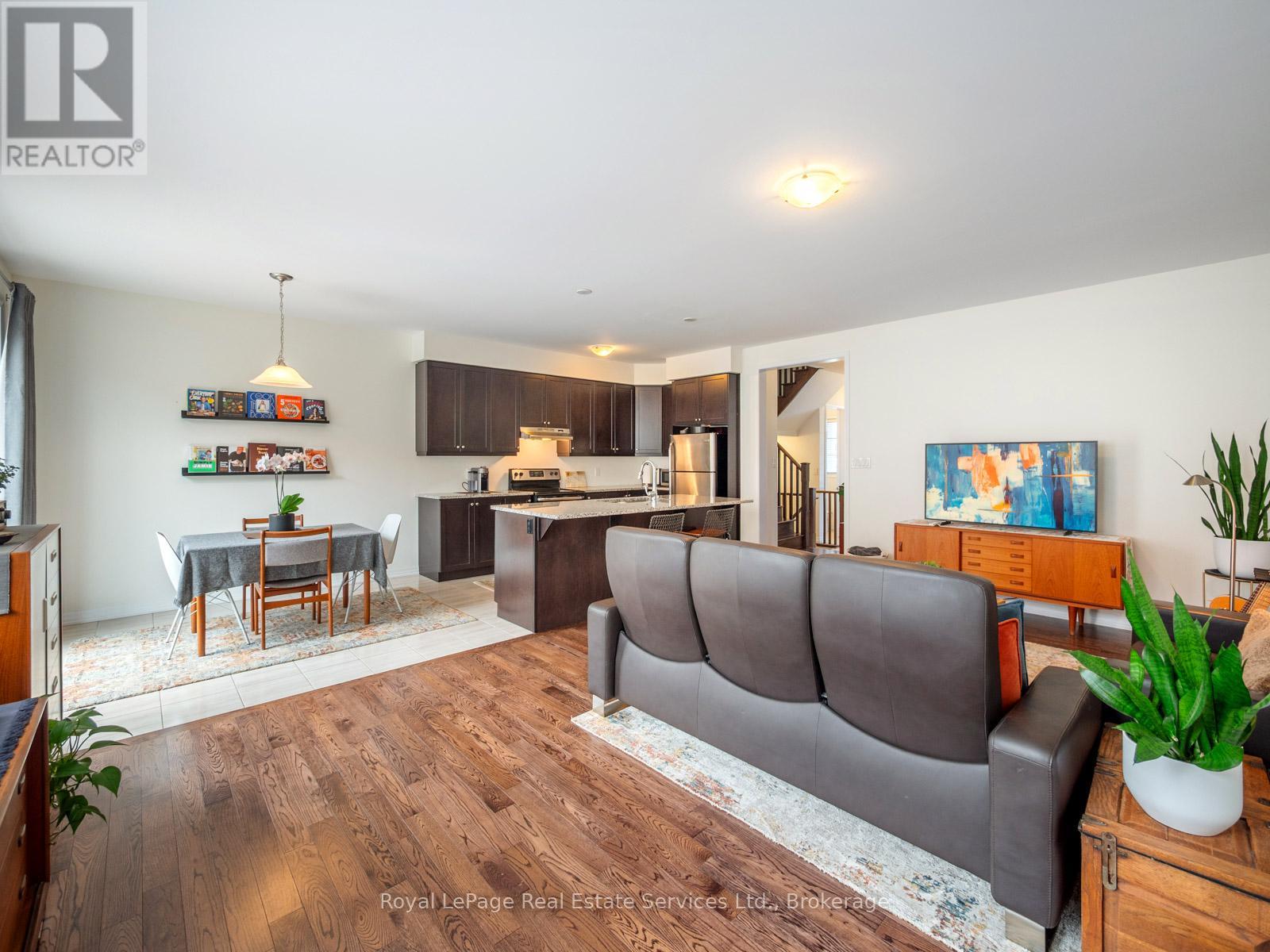 Photo 19 of 72 Orchardcroft Road, Oakville ON