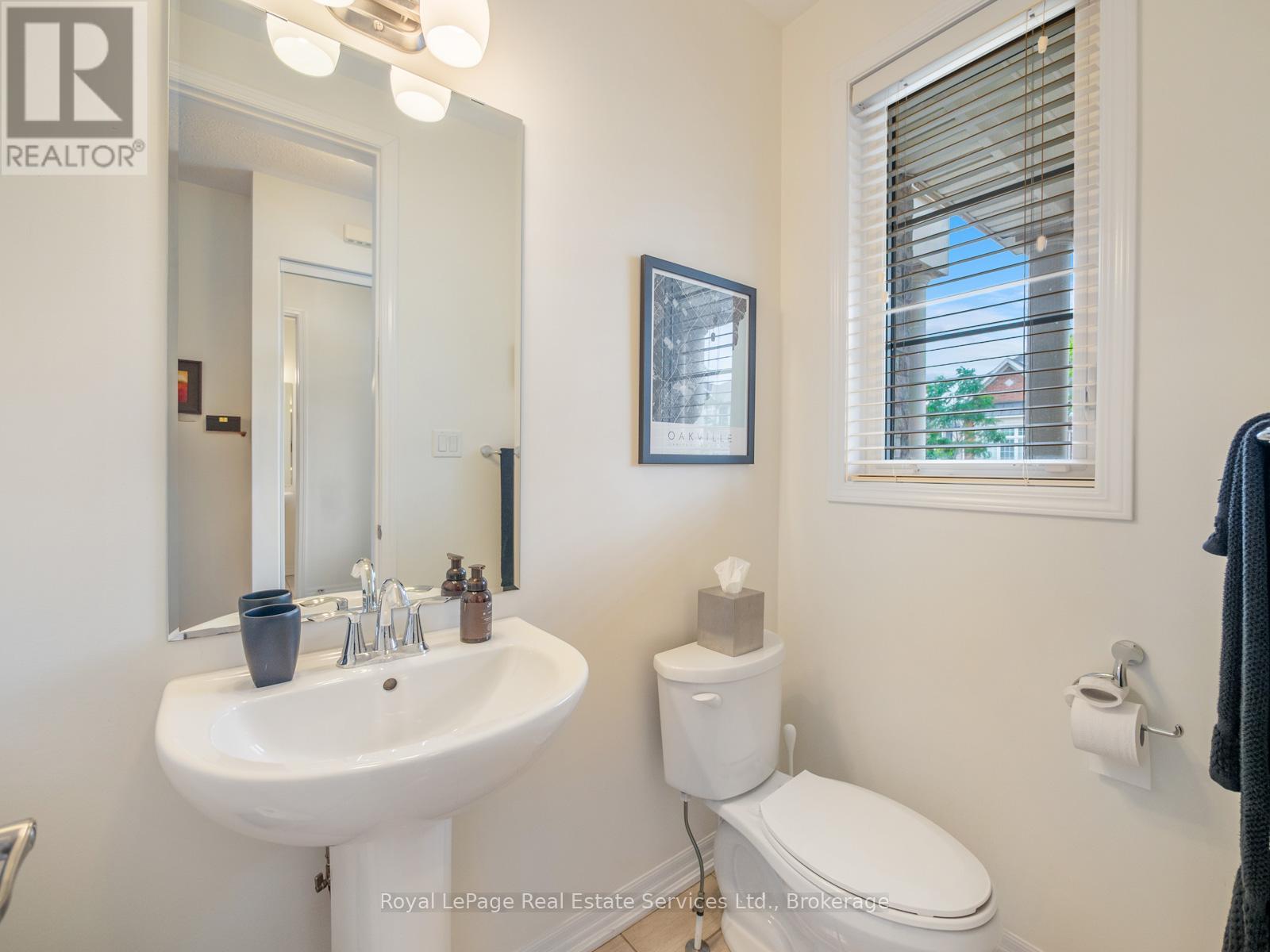 Photo 23 of 72 Orchardcroft Road, Oakville ON