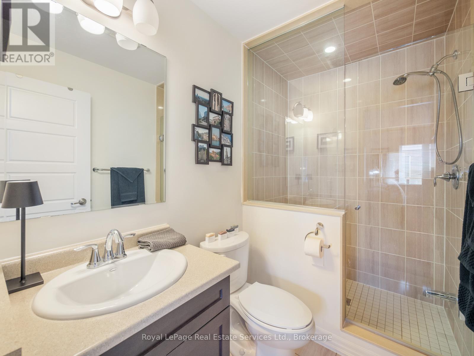 Photo 28 of 72 Orchardcroft Road, Oakville ON