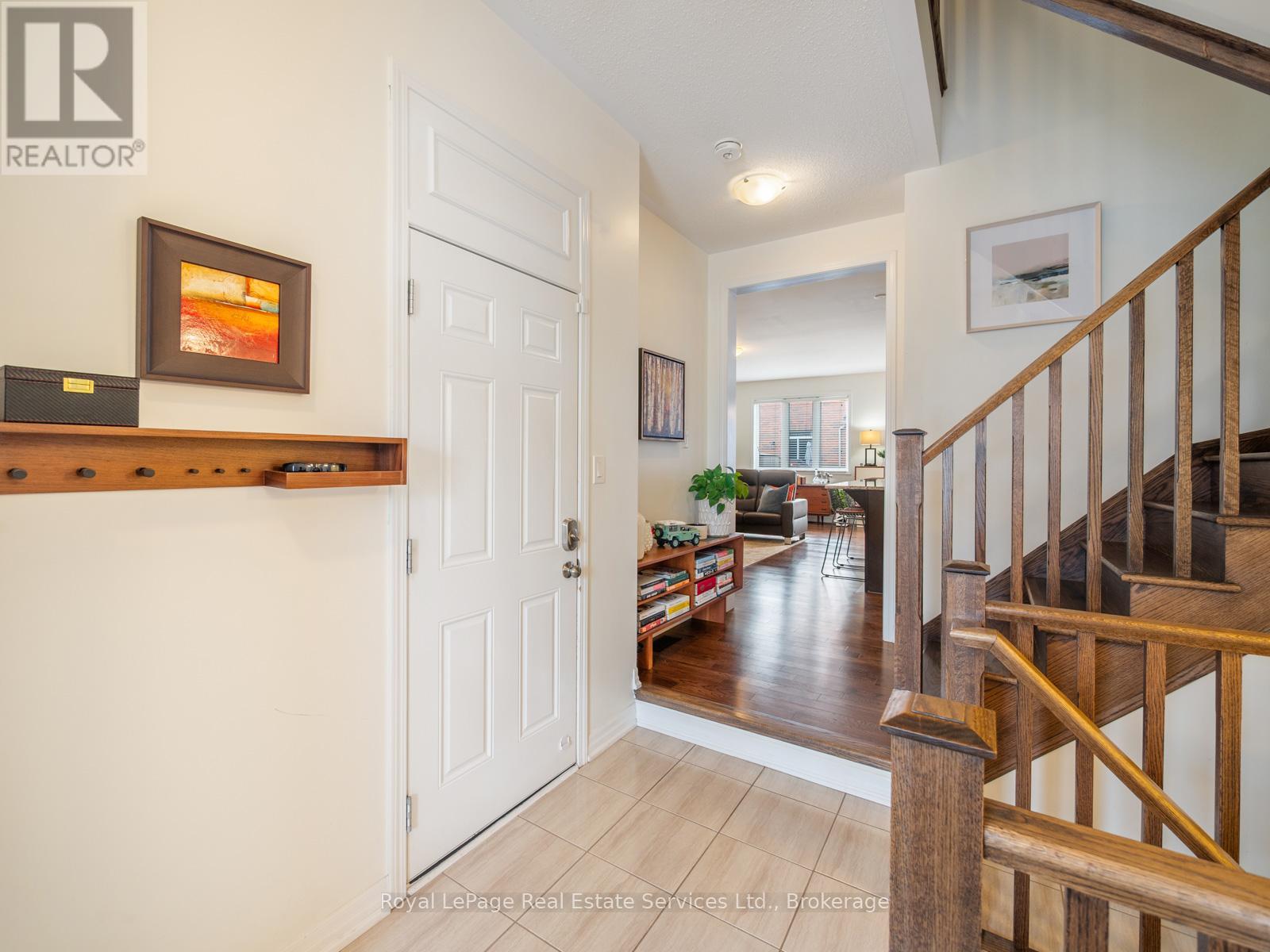 Photo 3 of 72 Orchardcroft Road, Oakville ON