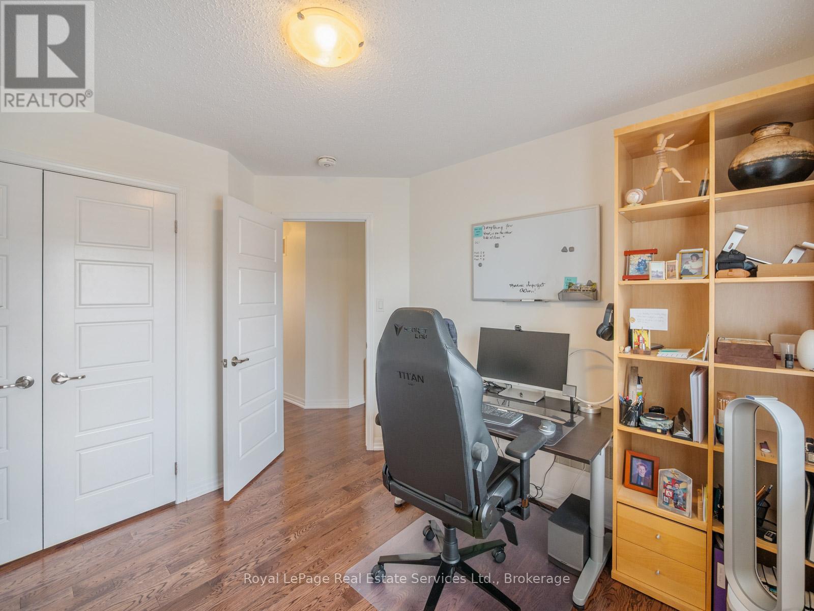 Photo 33 of 72 Orchardcroft Road, Oakville ON