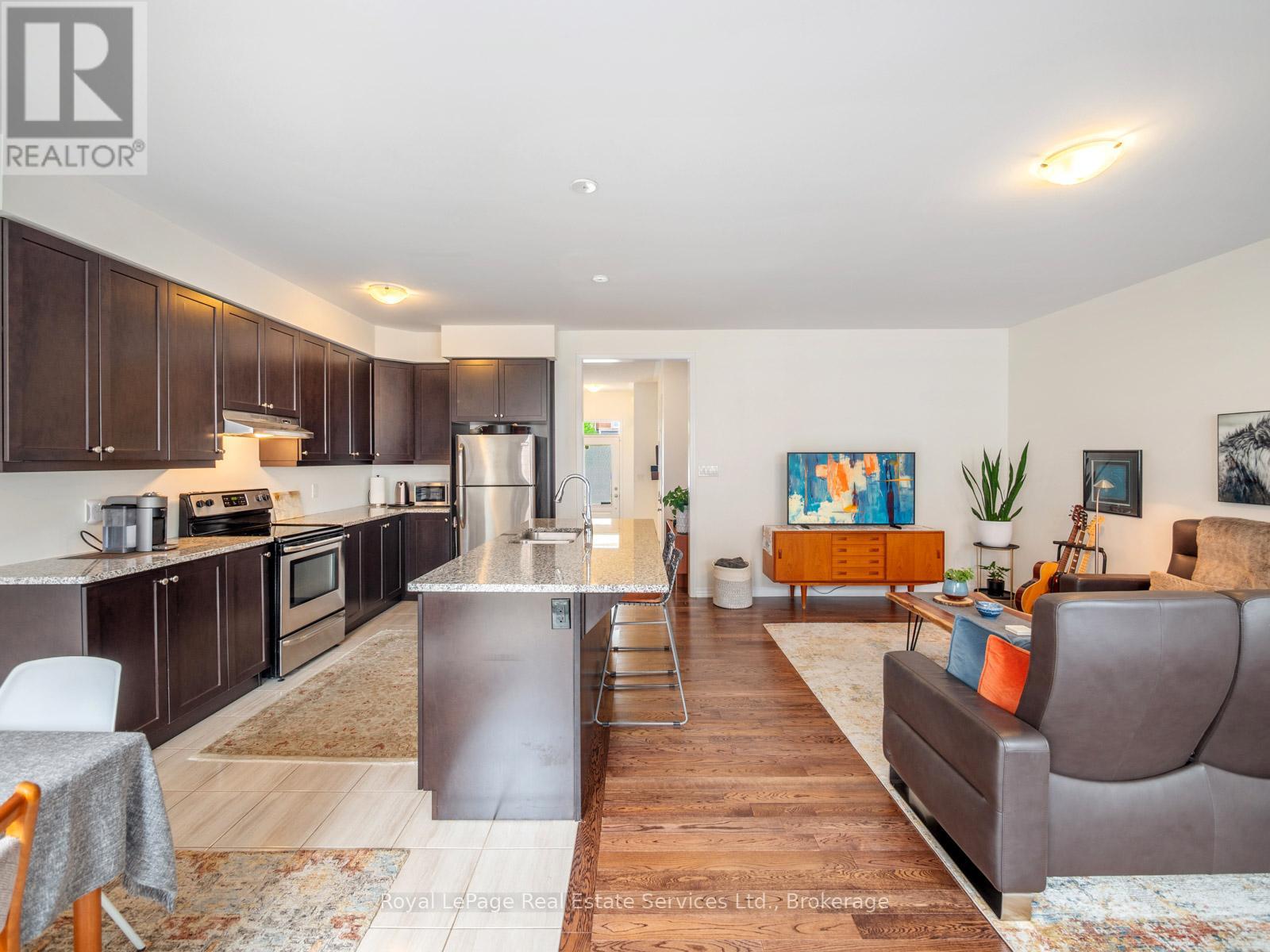 Photo 8 of 72 Orchardcroft Road, Oakville ON