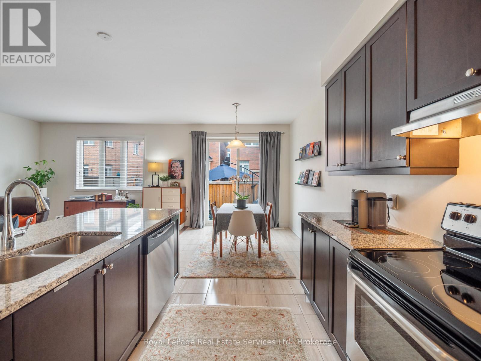 Photo 9 of 72 Orchardcroft Road, Oakville ON