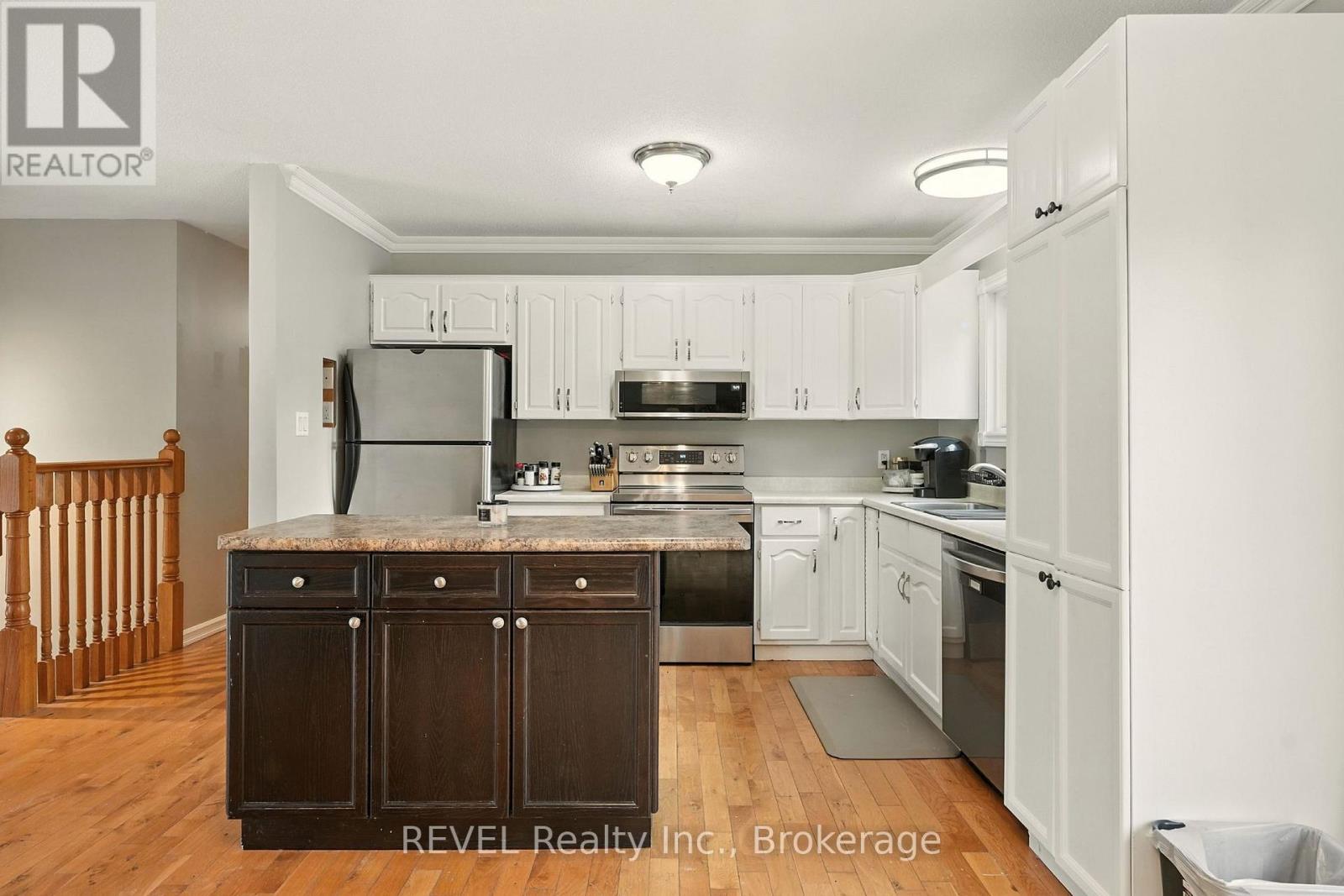 Photo 14 of 77 Bay Street, Tay ON