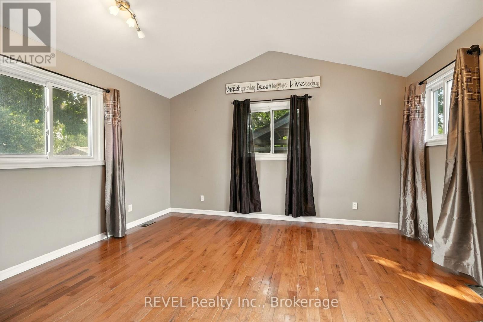 Photo 21 of 77 Bay Street, Tay ON