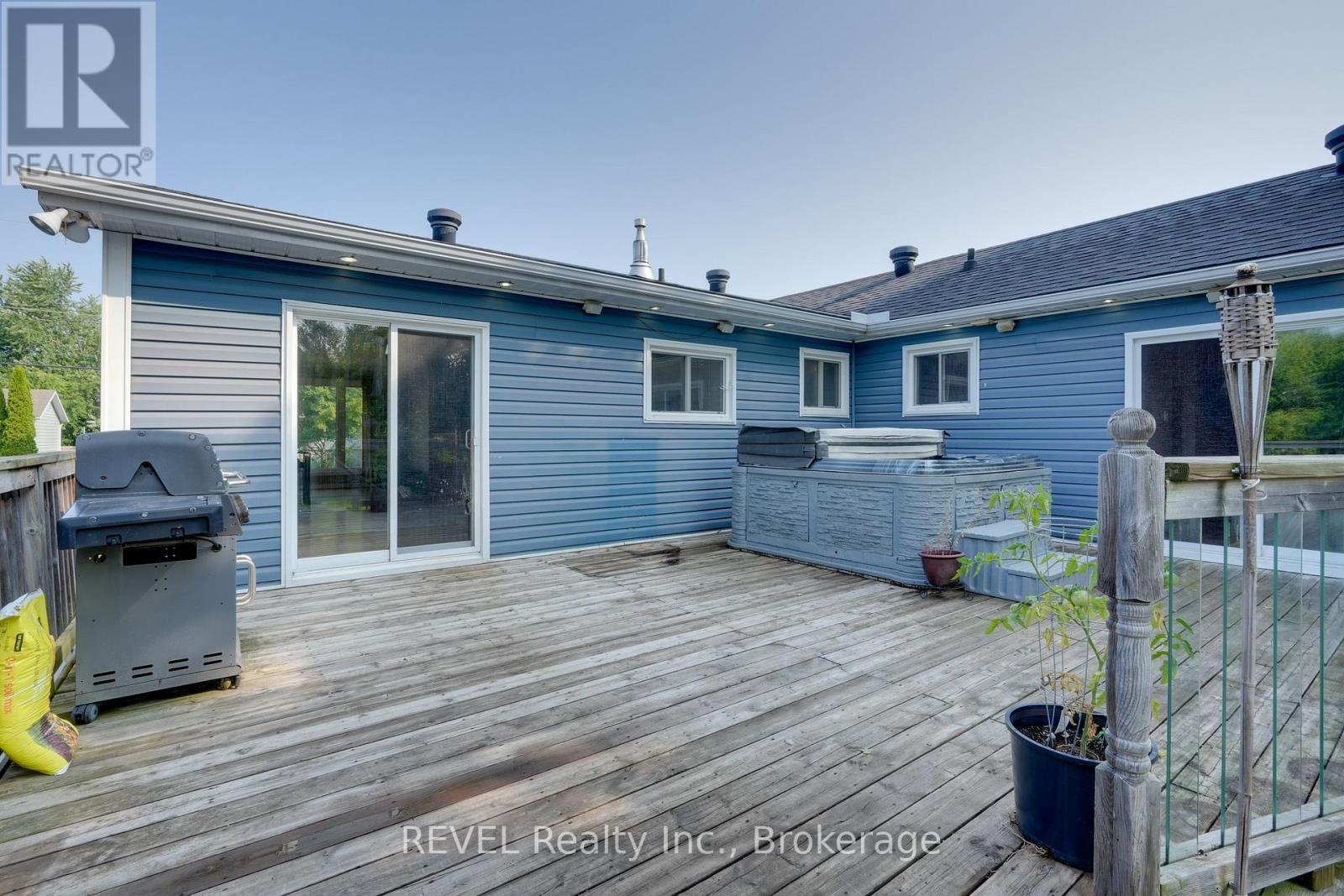 Photo 37 of 77 Bay Street, Tay ON