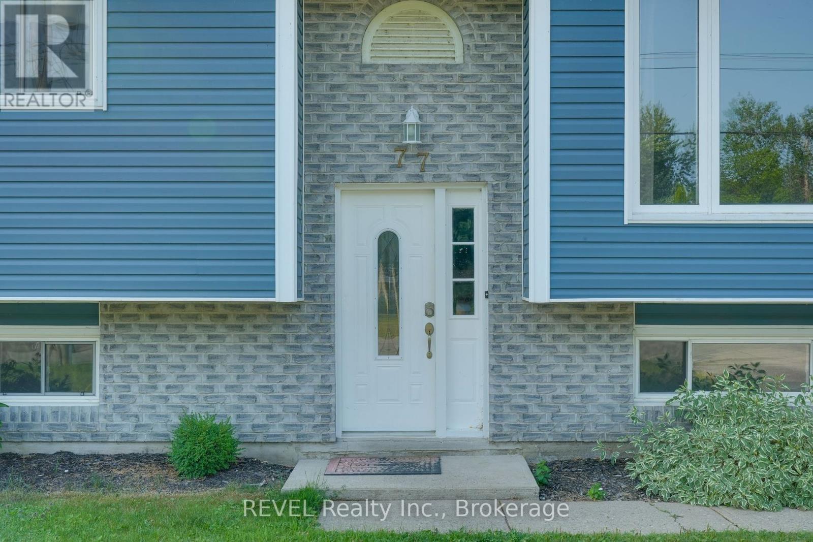 Photo 5 of 77 Bay Street, Tay ON