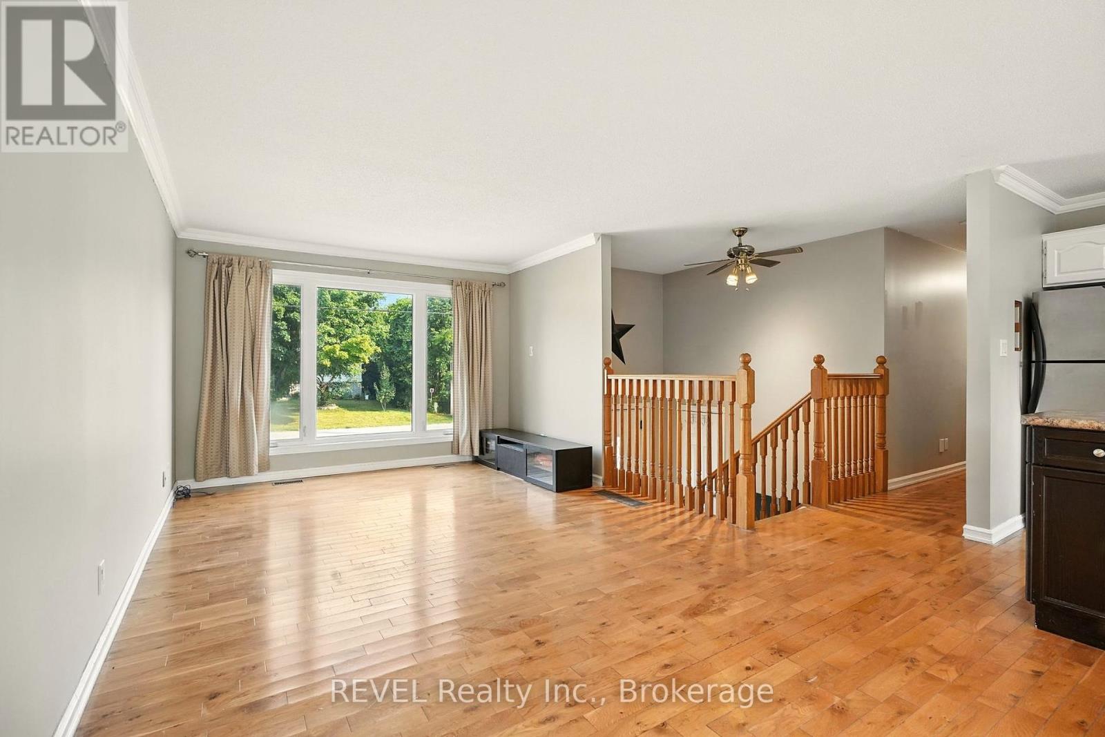 Photo 8 of 77 Bay Street, Tay ON