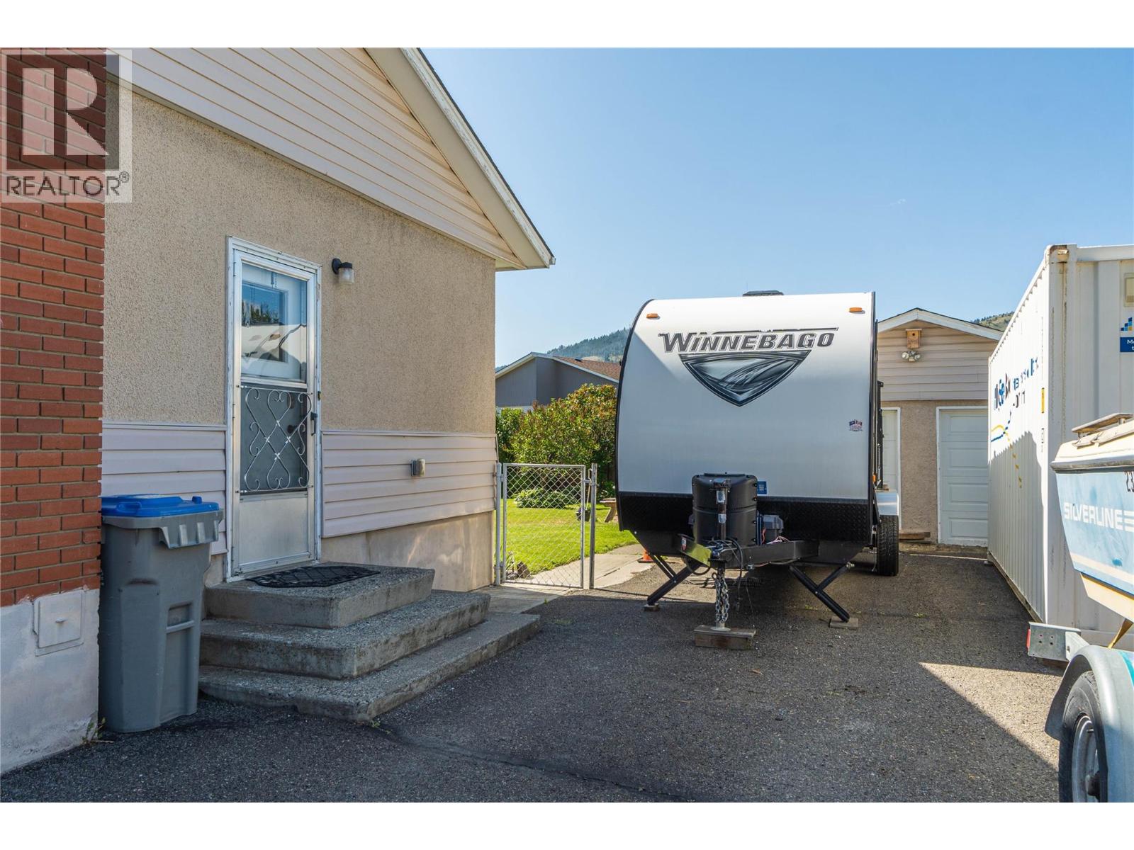 Photo 10 of 2321 Young Avenue, Kamloops BC
