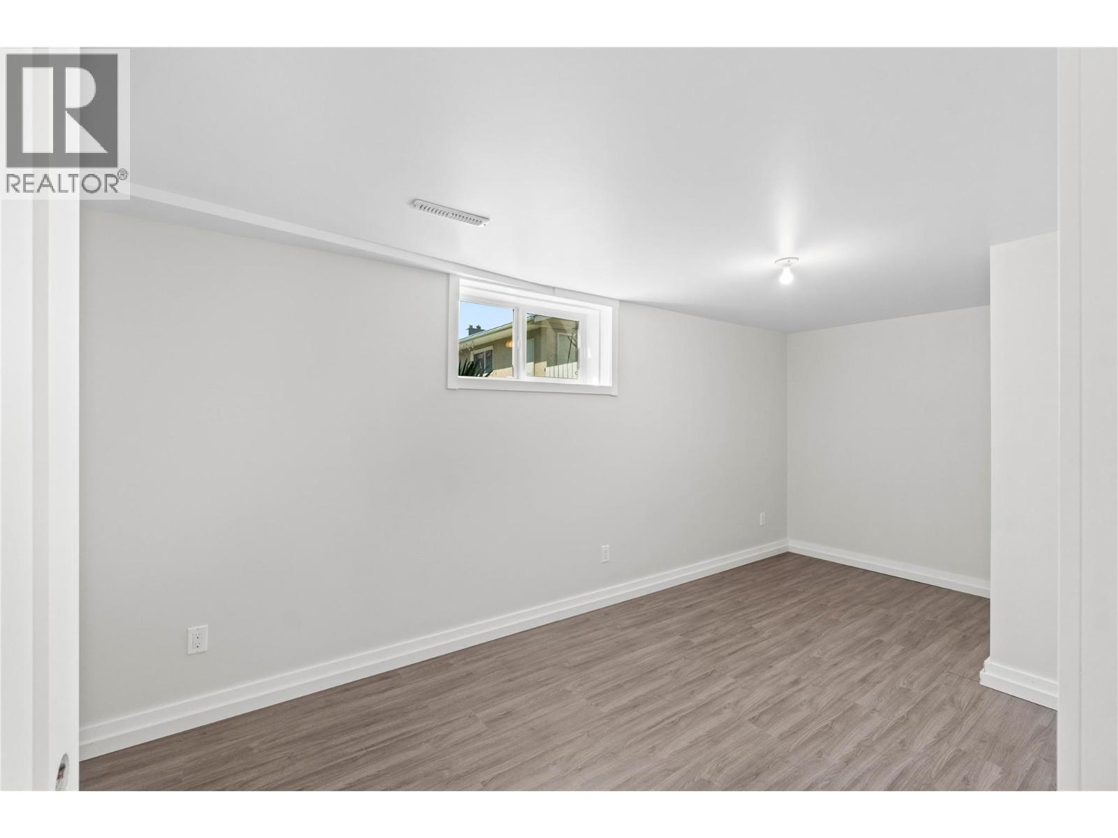 Photo 18 of 2321 Young Avenue, Kamloops BC