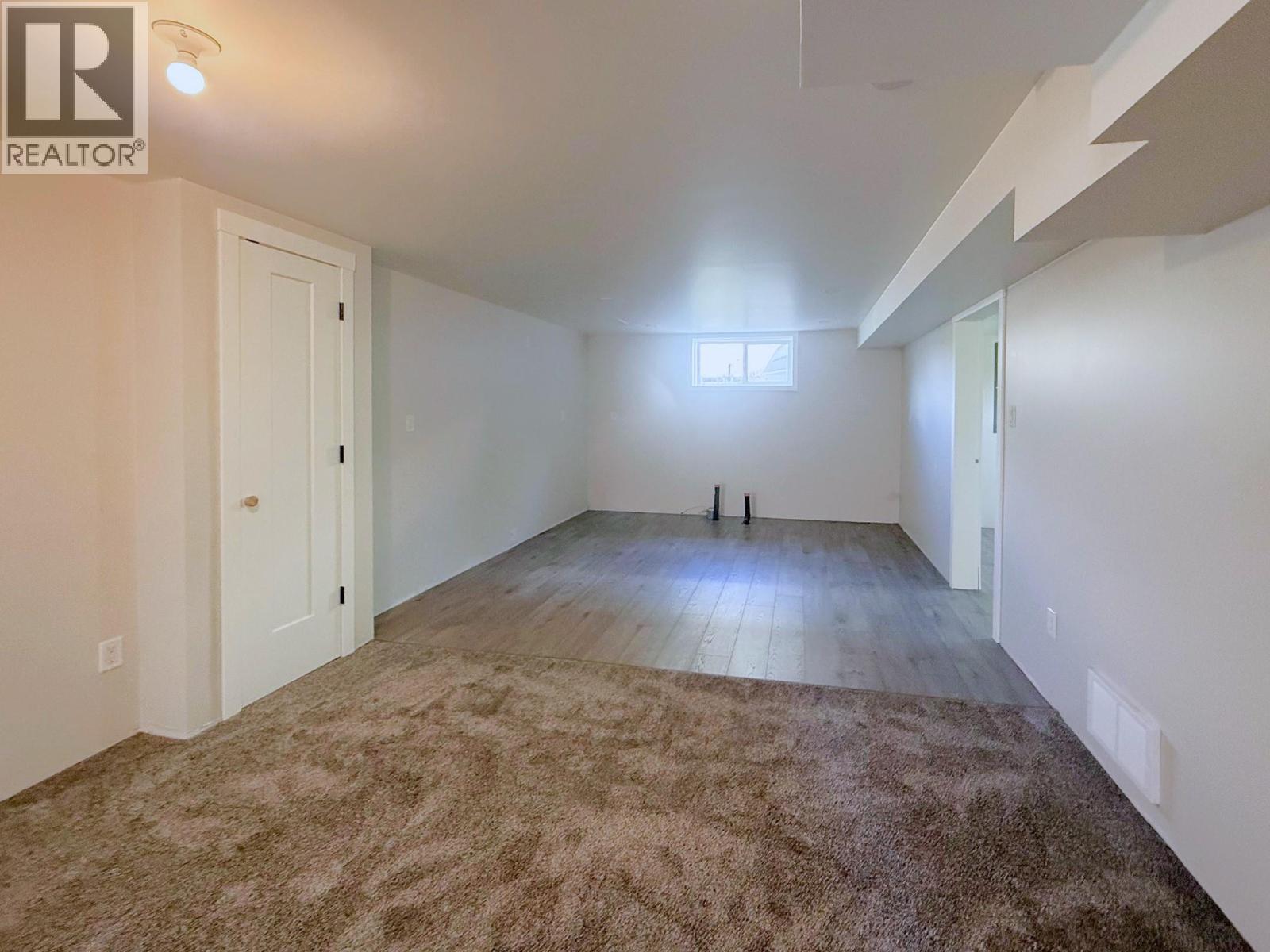 Photo 7 of 2321 Young Avenue, Kamloops BC
