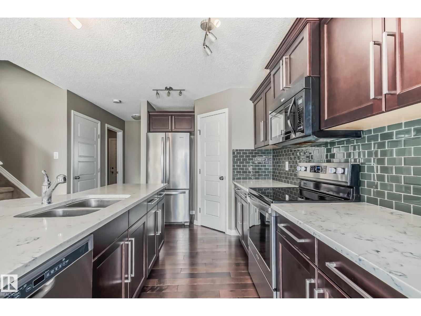 Photo 1 of 17308 76 St Nw, Edmonton AB