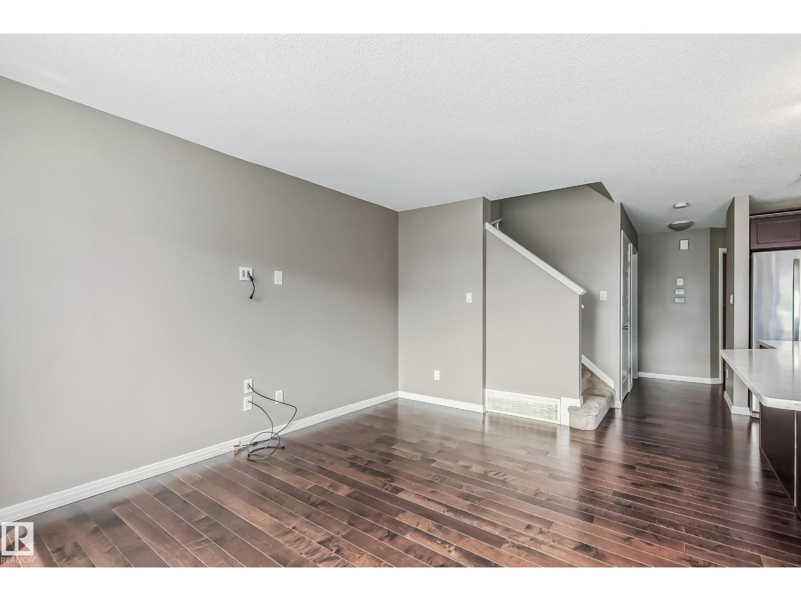 Photo 9 of 17308 76 St Nw, Edmonton AB