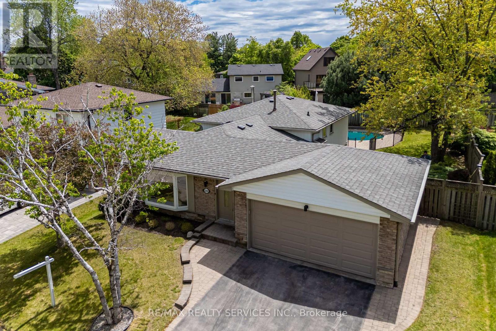 Photo 8 of 2296 Devon Road, Oakville ON