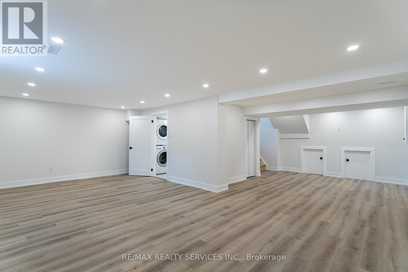 Photo 12 of 2296 Devon Road, Oakville ON