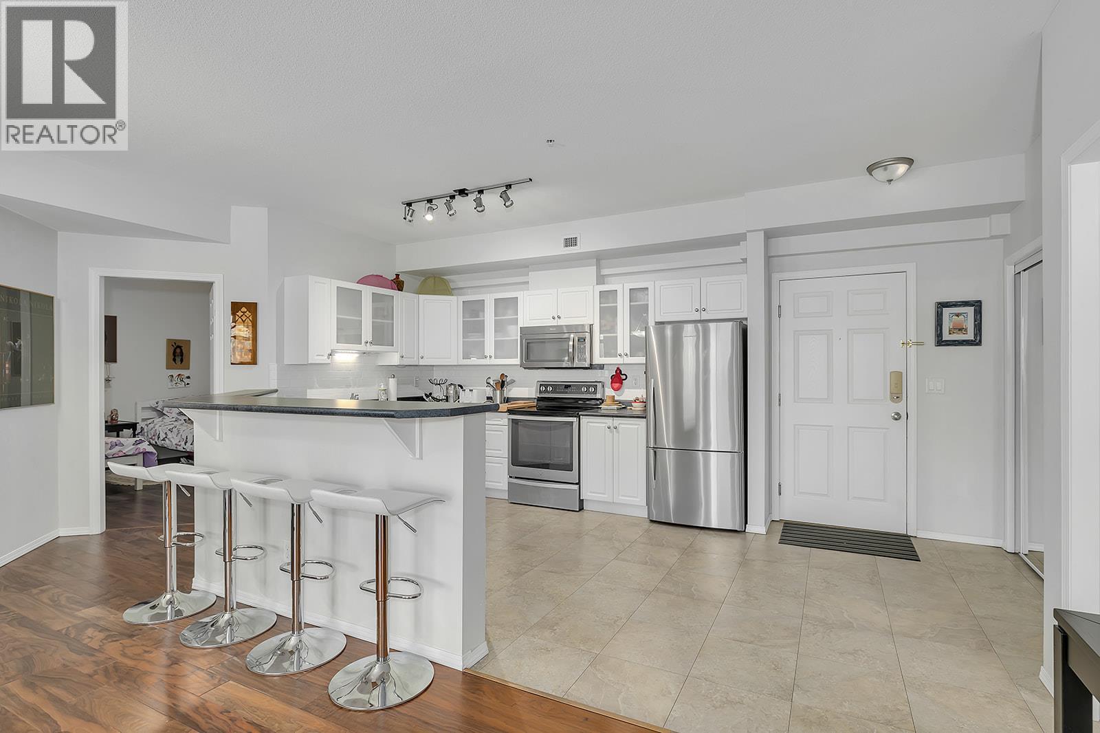 Photo 4 of 1088 Sunset Drive Unit 410, Kelowna BC