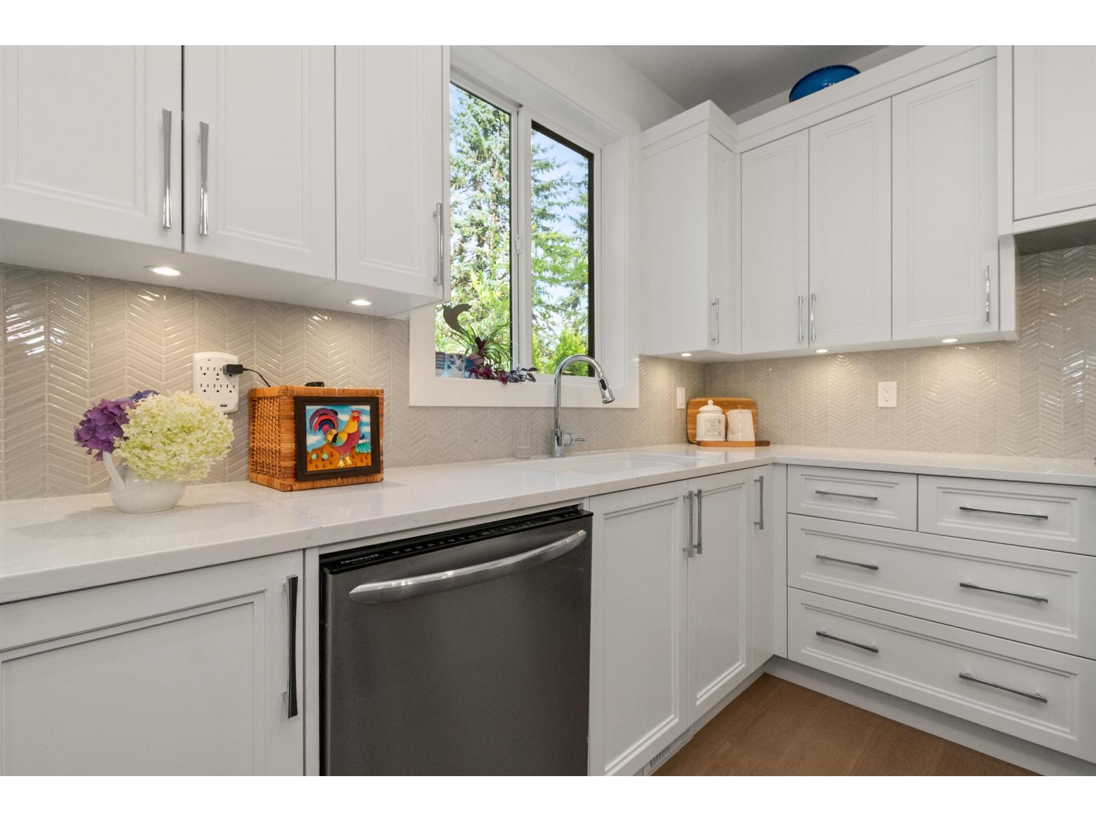 Photo 21 of 15 1885 Columbia Valley Road Cultus Lake South, Lindell Beach BC