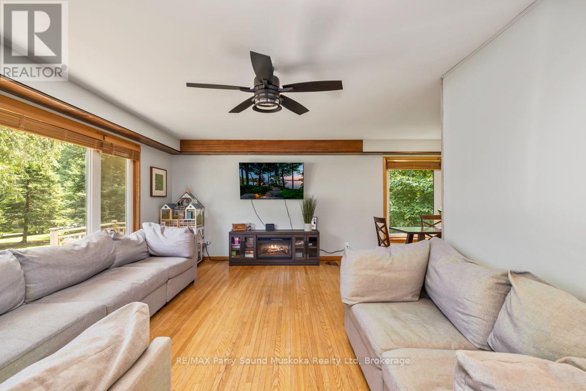 Photo 11 of 20 Sandy Plains Road, Seguin ON