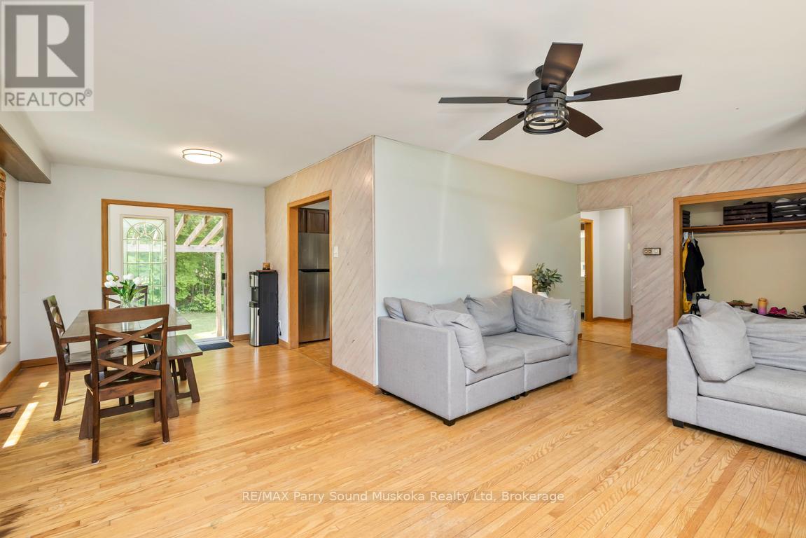 Photo 12 of 20 Sandy Plains Road, Seguin ON