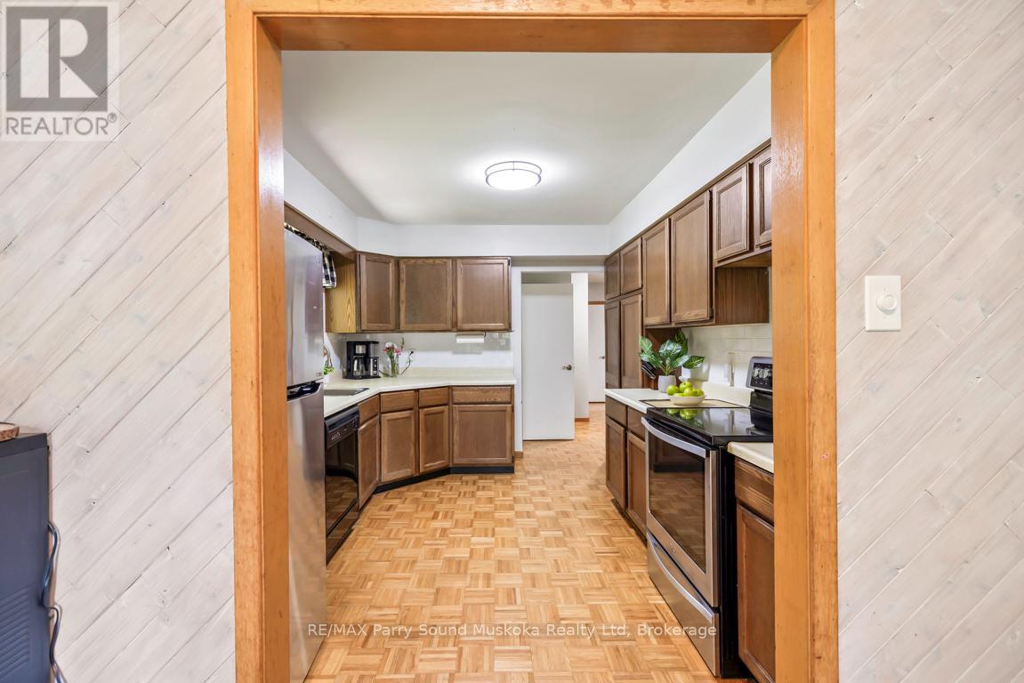 Photo 16 of 20 Sandy Plains Road, Seguin ON
