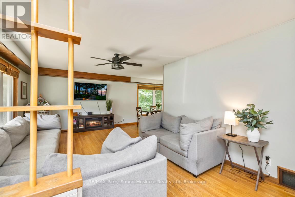Photo 9 of 20 Sandy Plains Road, Seguin ON