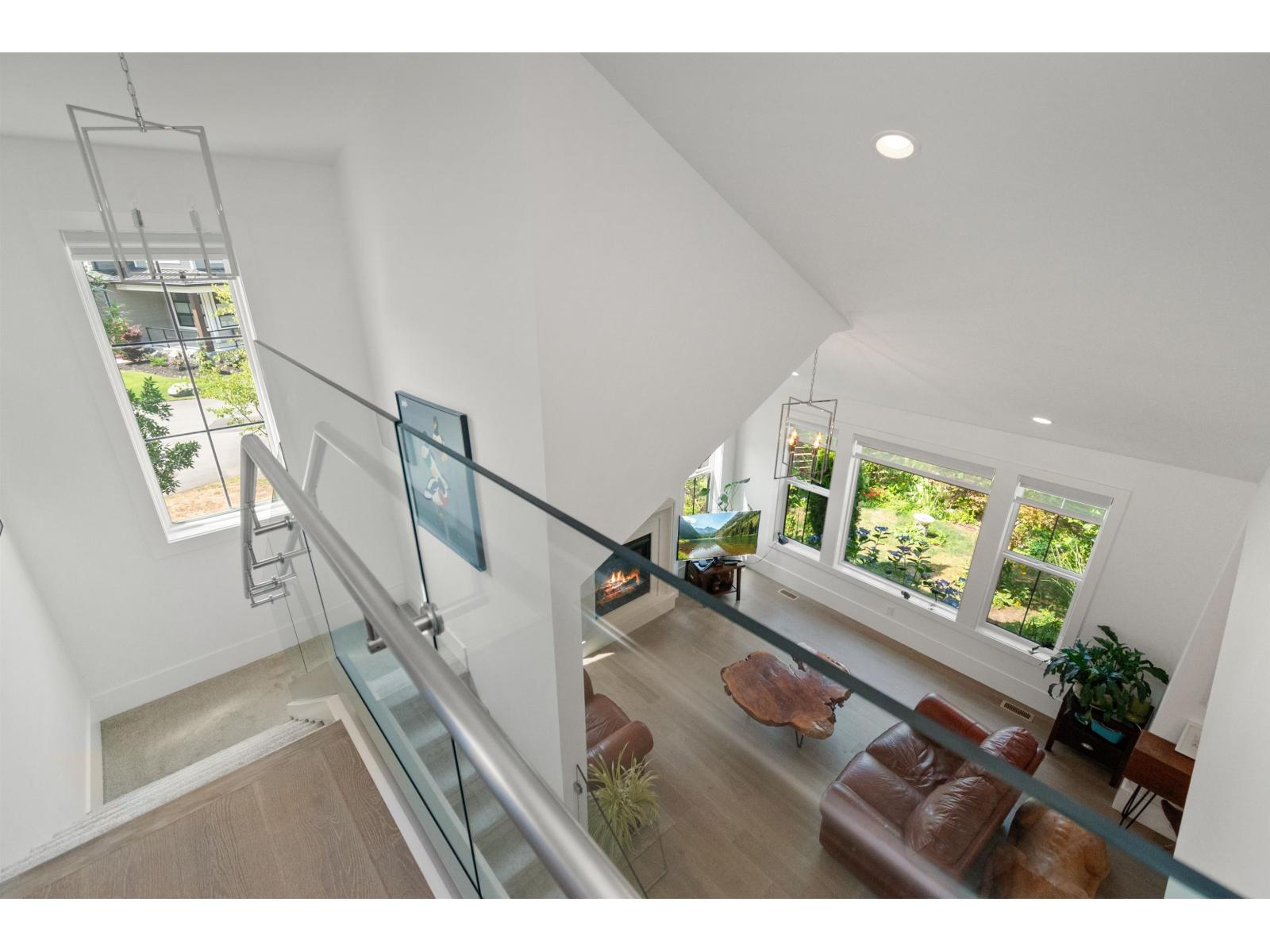 Photo 10 of 15 1885 Columbia Valley Road Cultus Lake South, Lindell Beach BC