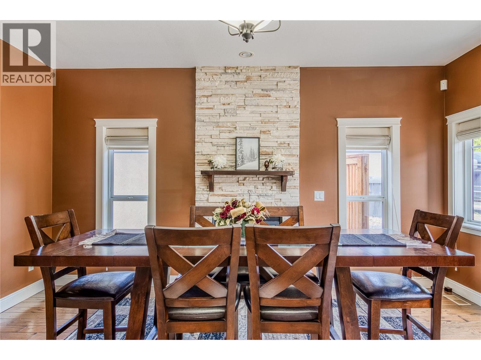 Photo 9 of 1084 Hume Avenue, Kelowna BC