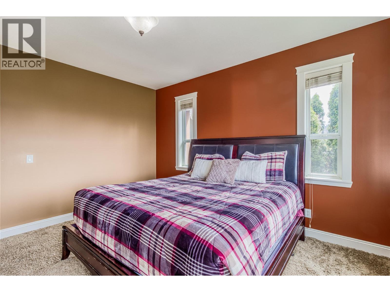 Photo 11 of 1084 Hume Avenue, Kelowna BC