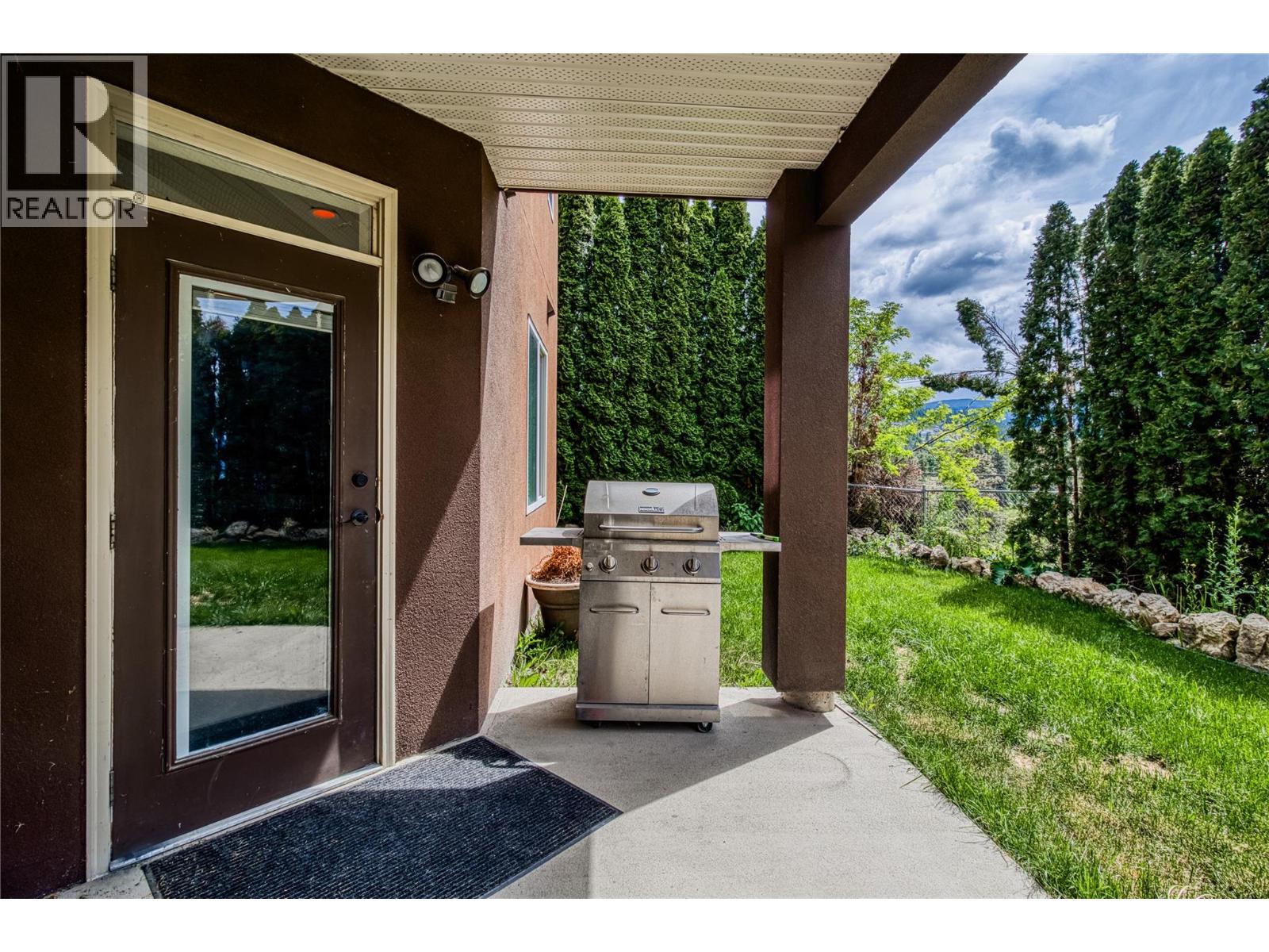 Photo 77 of 1084 Hume Avenue, Kelowna BC