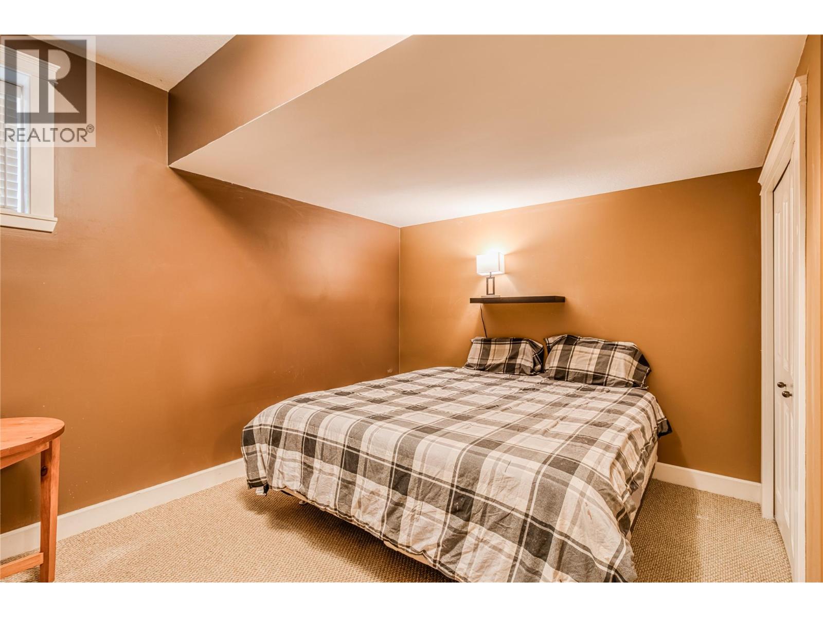 Photo 15 of 1084 Hume Avenue, Kelowna BC