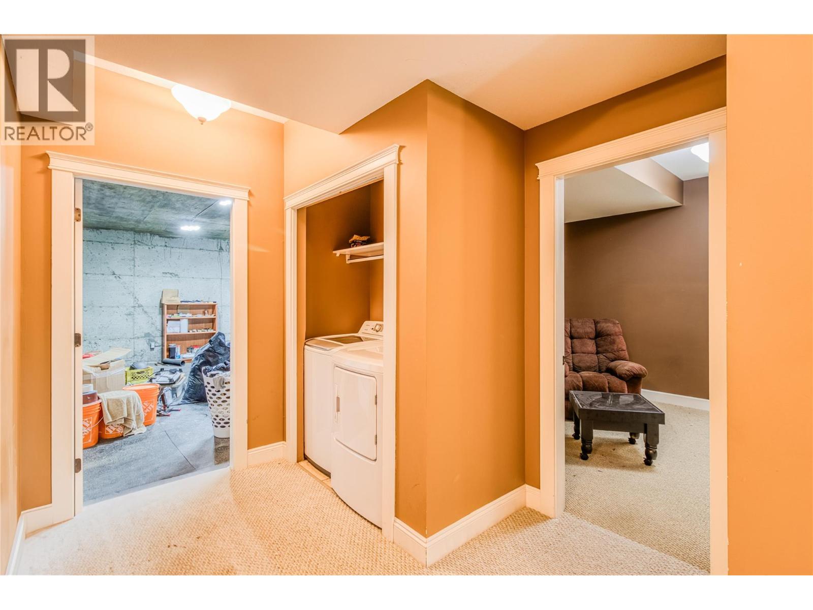 Photo 7 of 1084 Hume Avenue, Kelowna BC
