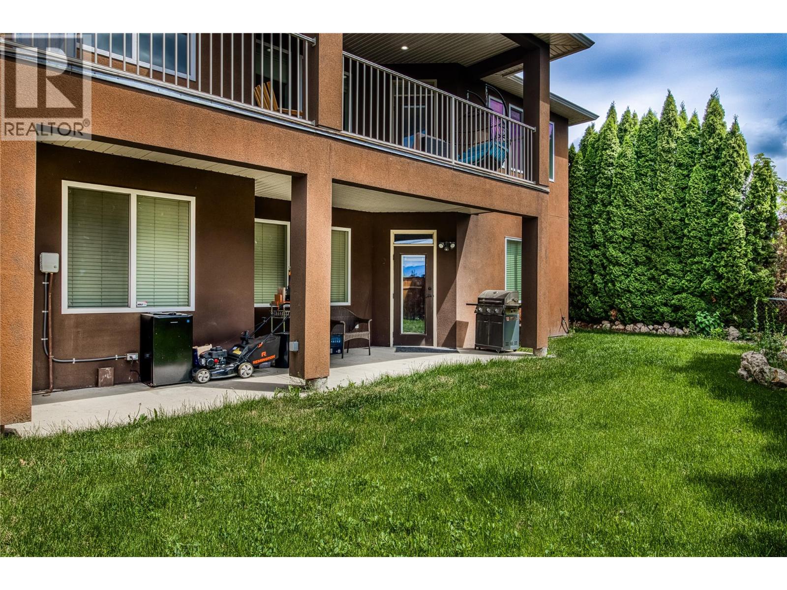 Photo 32 of 1084 Hume Avenue, Kelowna BC