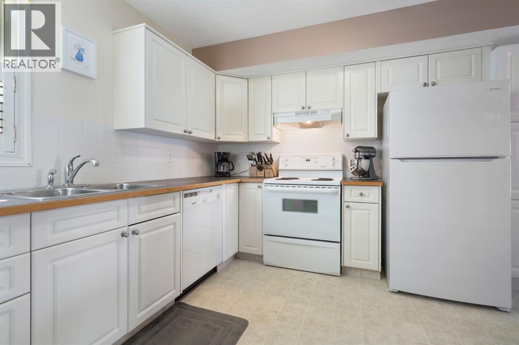 Single Family House 4 Level for Sale in  Bridlewood Lane SW Bridlewood Calgary 