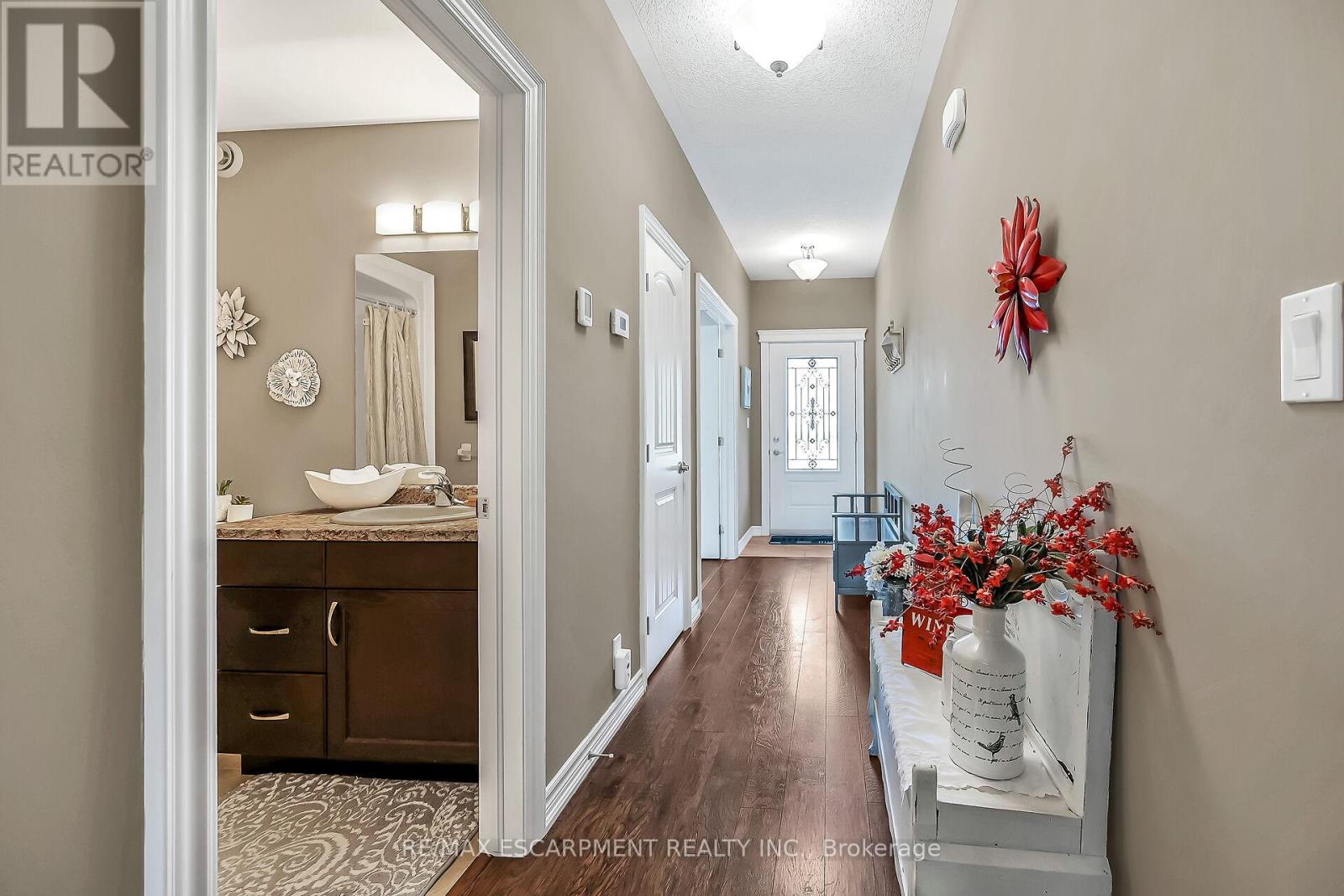 Photo 7 of 726 St George Street, Norfolk ON