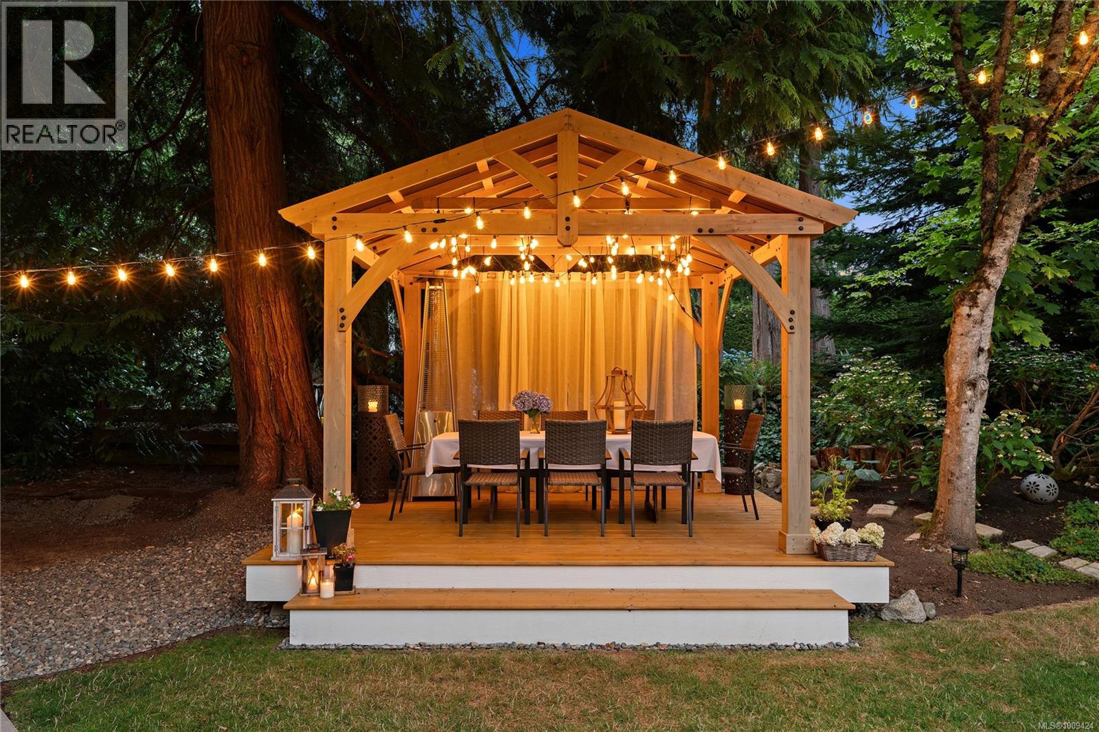 Photo 7 of 1590 Mayneview Terr, North Saanich BC