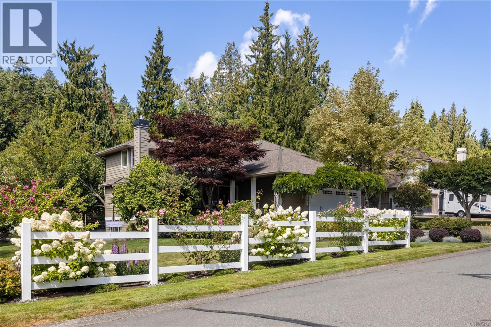Photo 8 of 1590 Mayneview Terr, North Saanich BC