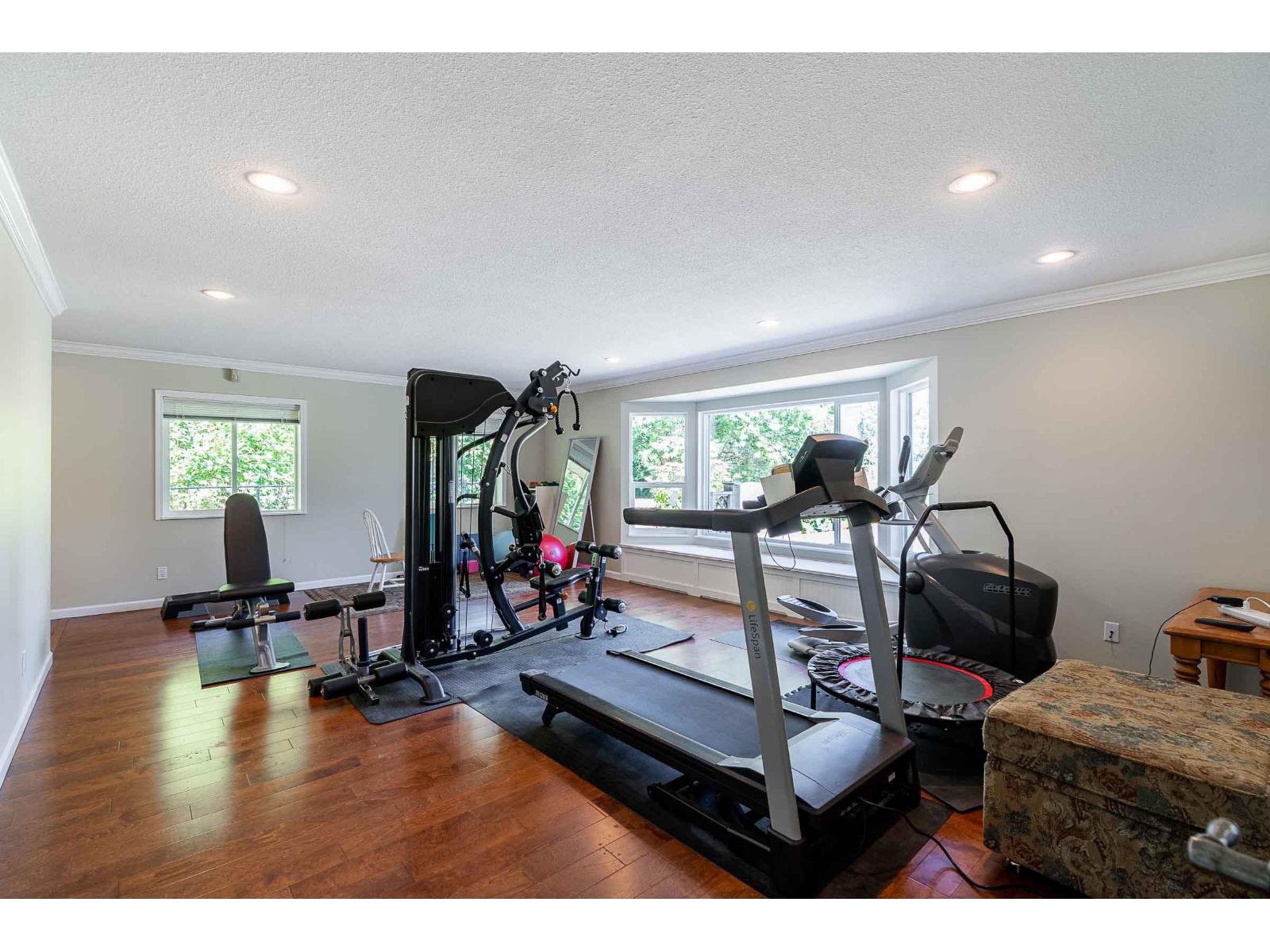 Photo 10 of 24862 16 Avenue, Langley BC