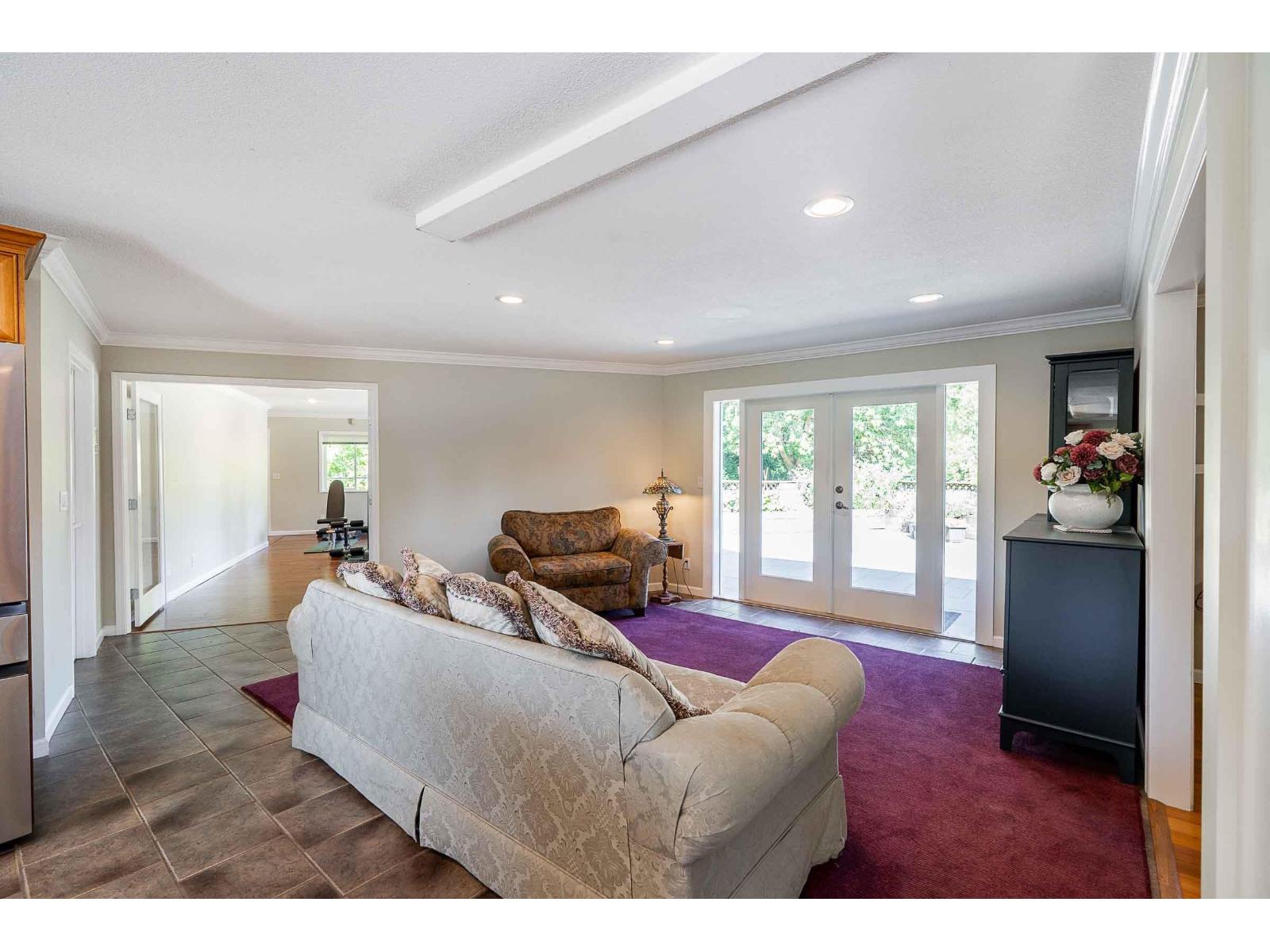 Photo 7 of 24862 16 Avenue, Langley BC