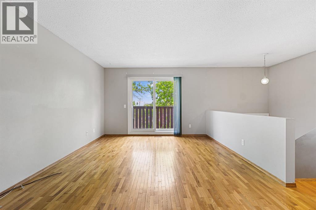 Single Family House Bi-level for Sale in  Beacham Way NW Beddington Heights Calgary 