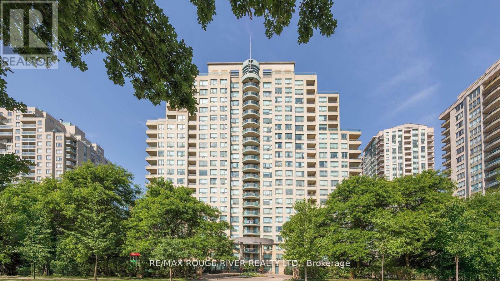 Photo 20 of 109 238 Doris Avenue, Toronto ON