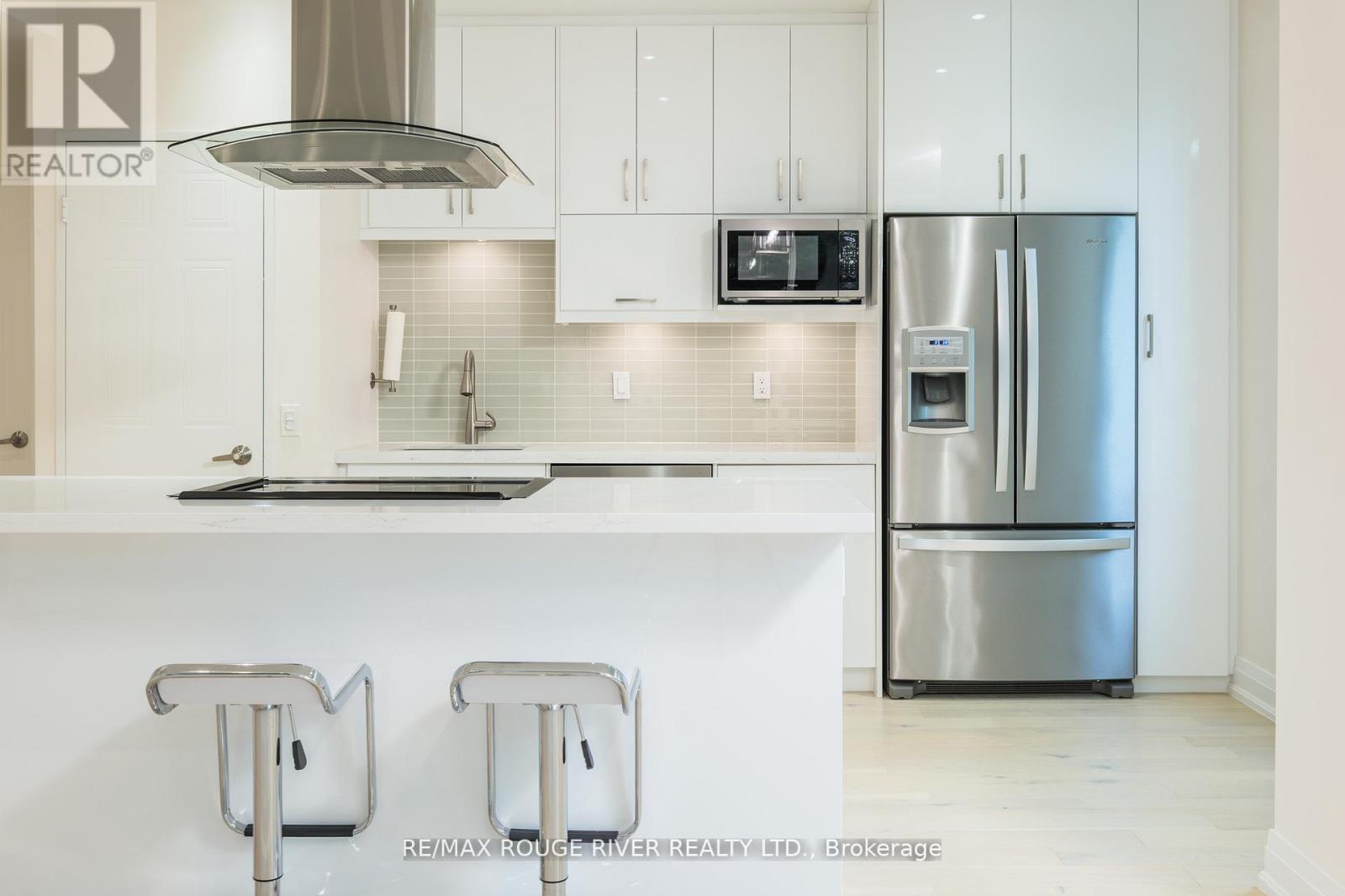 Photo 12 of 109 238 Doris Avenue, Toronto ON