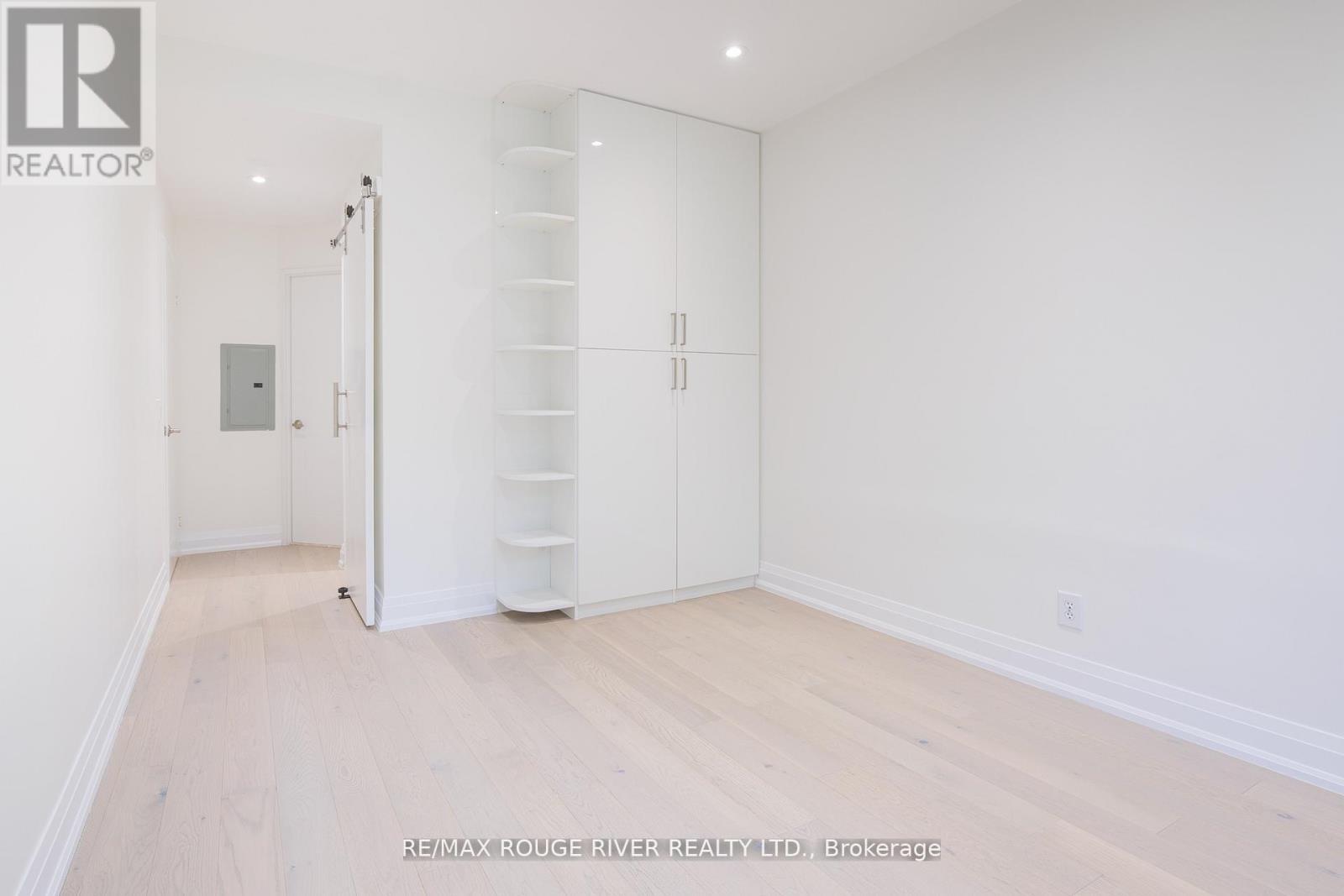 Photo 22 of 109 238 Doris Avenue, Toronto ON