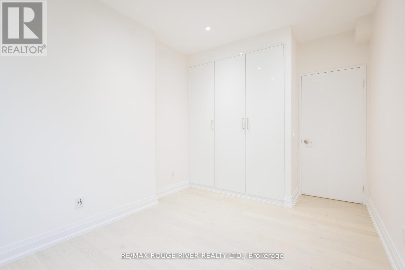Photo 19 of 109 238 Doris Avenue, Toronto ON