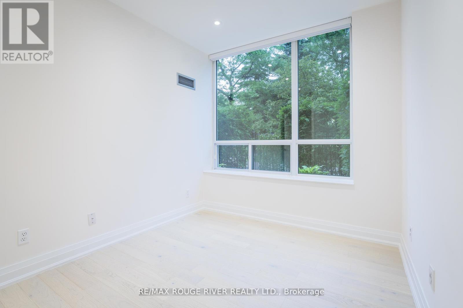 Photo 21 of 109 238 Doris Avenue, Toronto ON