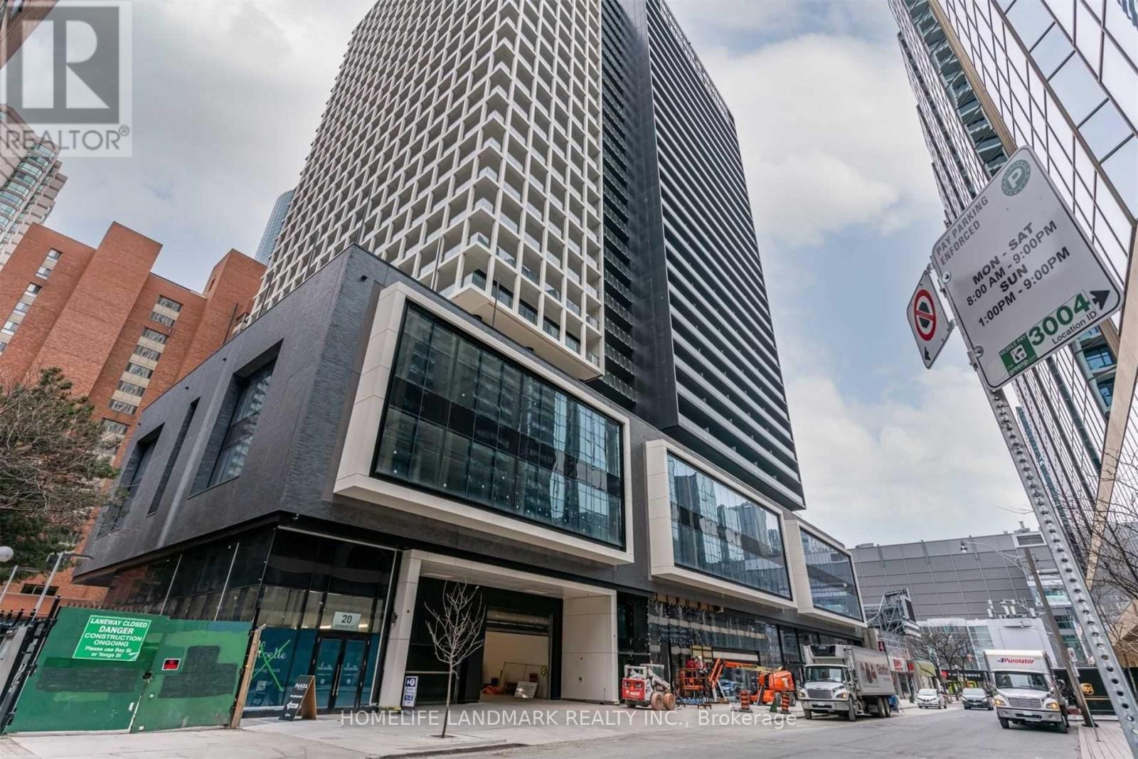 Photo 3 of 1221 20 Edward Street, Toronto ON